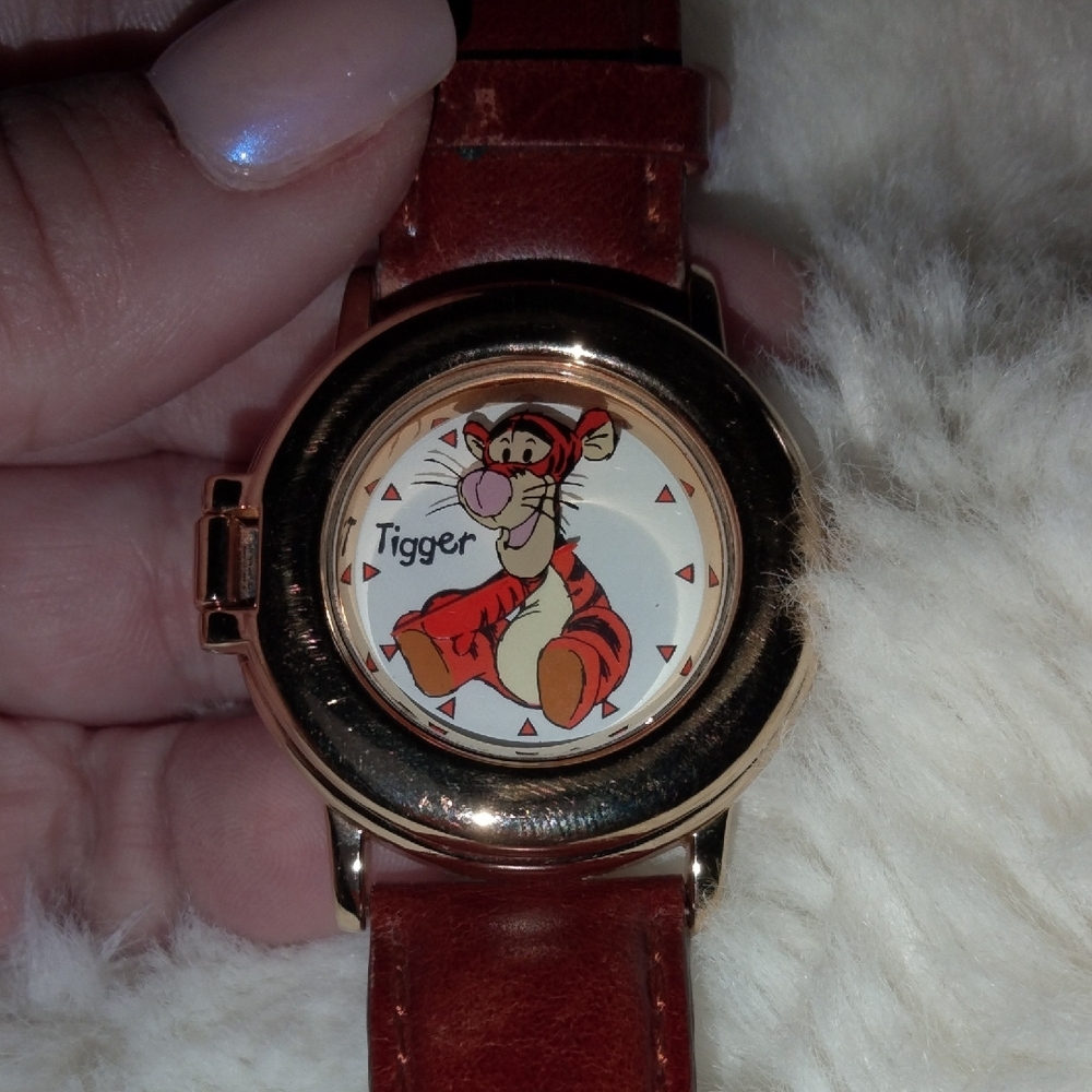 Disney Tigger Watch with Gold and Brown Accents - Picture 3 of 9